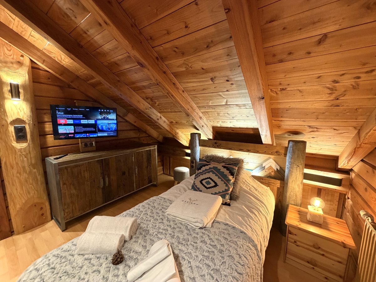 Caribou Lodges Loup Loup 102 111