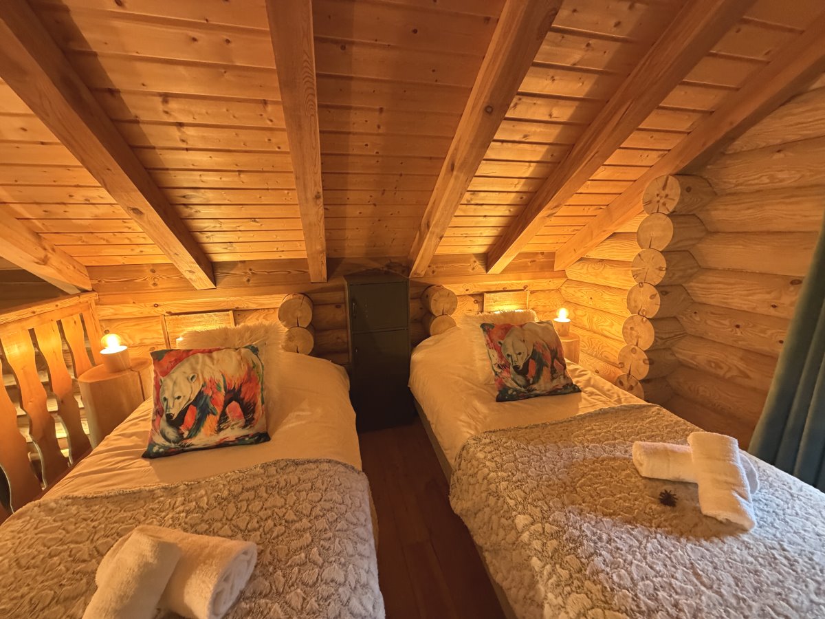 Caribou Lodges Ours Blanc Ours Blanc 56 44