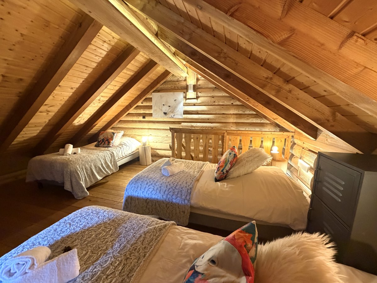 Caribou Lodges Ours Blanc Ours Blanc 57 45